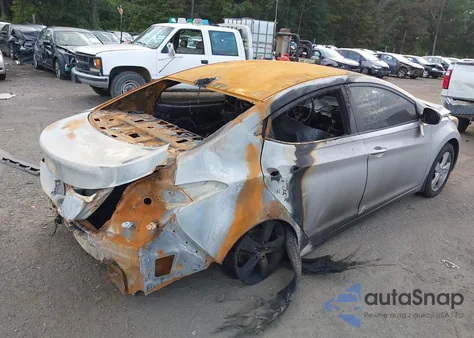 2013 Hyundai Elantra Gls (Ulsan Plant) z USA, uszkodzony, nr VIN KMHDH4AE6DU861169